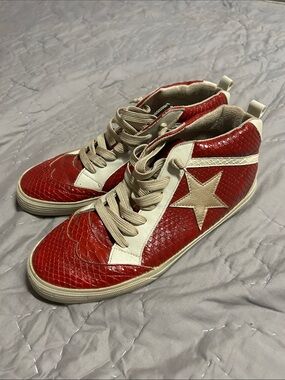 ShuShop Red High-Top Sneakers with Cream Star